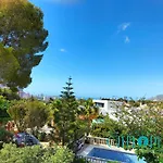 Shangrilla Con Piscina Comunitaria Prázdninový dům