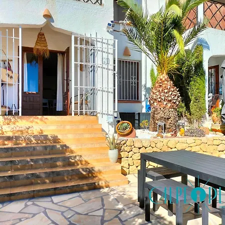 Shangrilla Con Piscina Comunitaria Feriehus