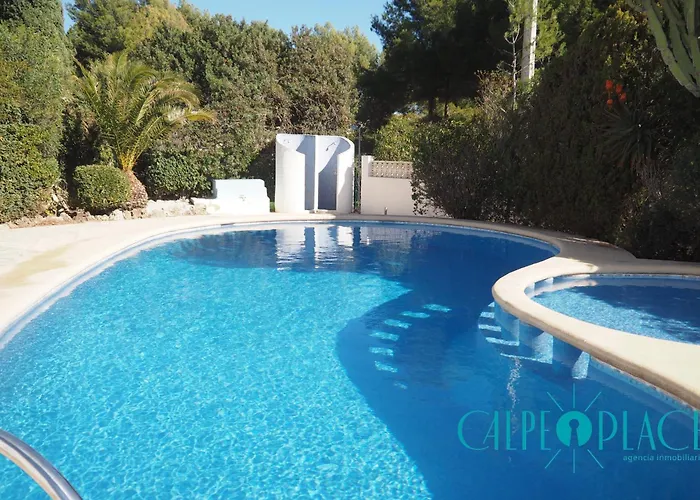 Shangrilla Con Piscina Comunitaria Feriehus *